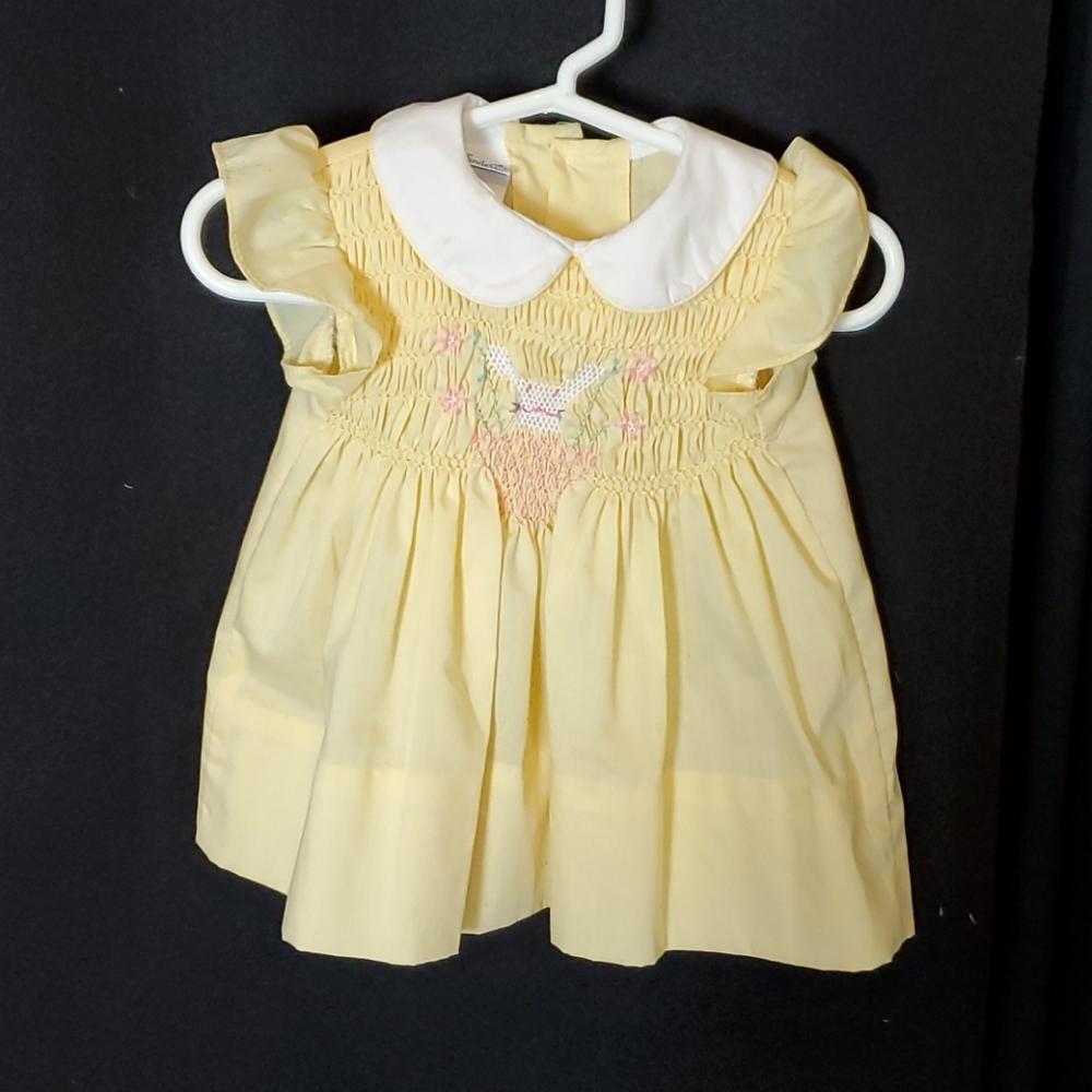Vtg Polly Flinders 12 mos yellow smocked dress